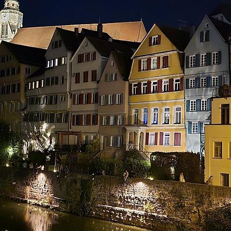 Stadtnahes Gaestezimmer Im Penthouse Bei Esi Tubingen Bagian luar foto
