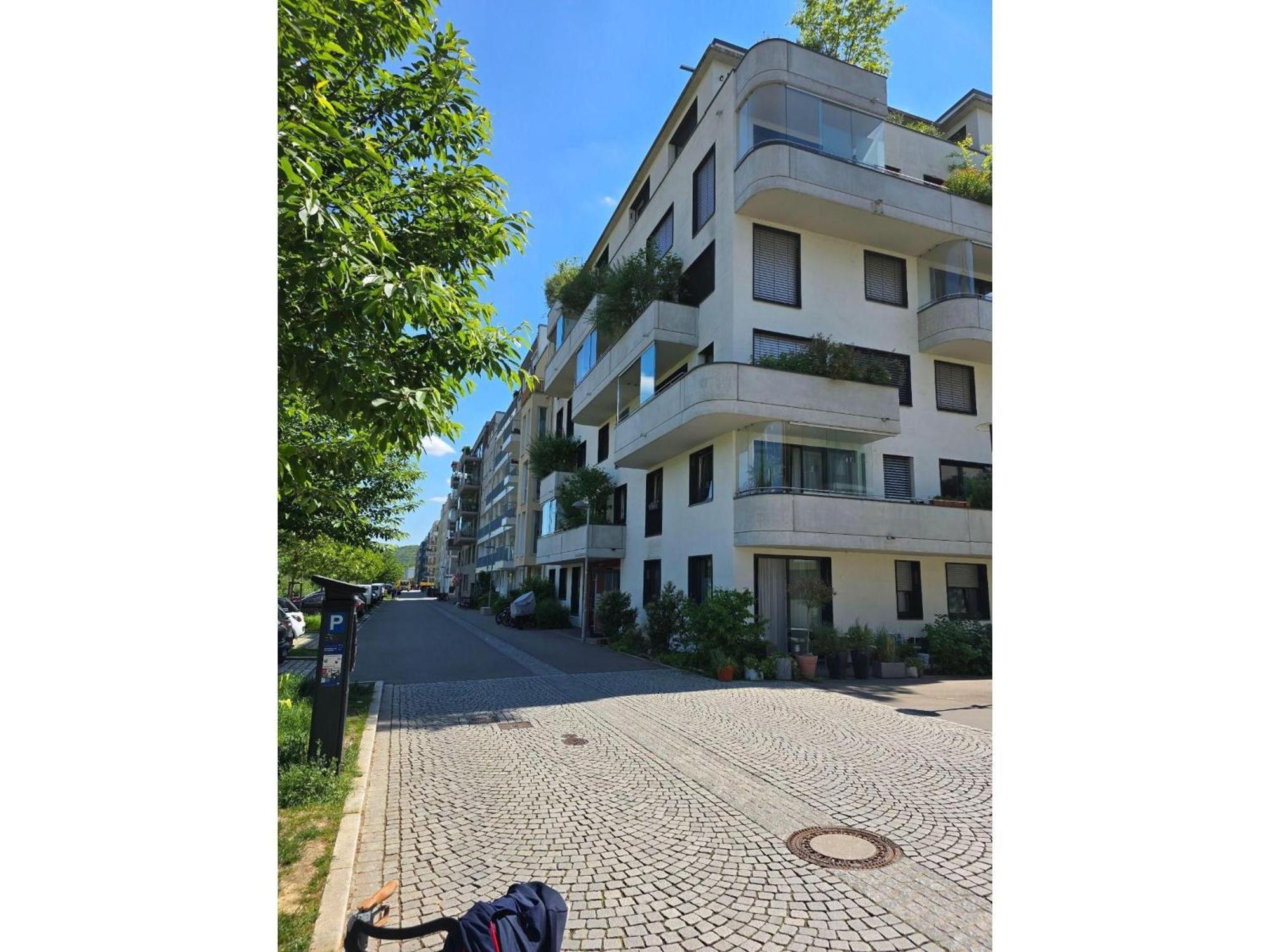 Stadtnahes Gaestezimmer Im Penthouse Bei Esi Tubingen Bagian luar foto