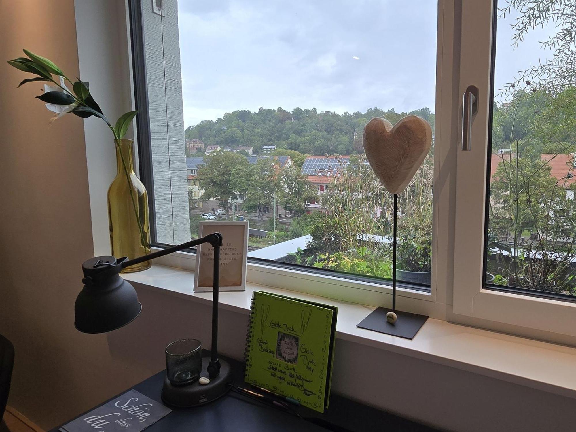 Stadtnahes Gaestezimmer Im Penthouse Bei Esi Tubingen Bagian luar foto