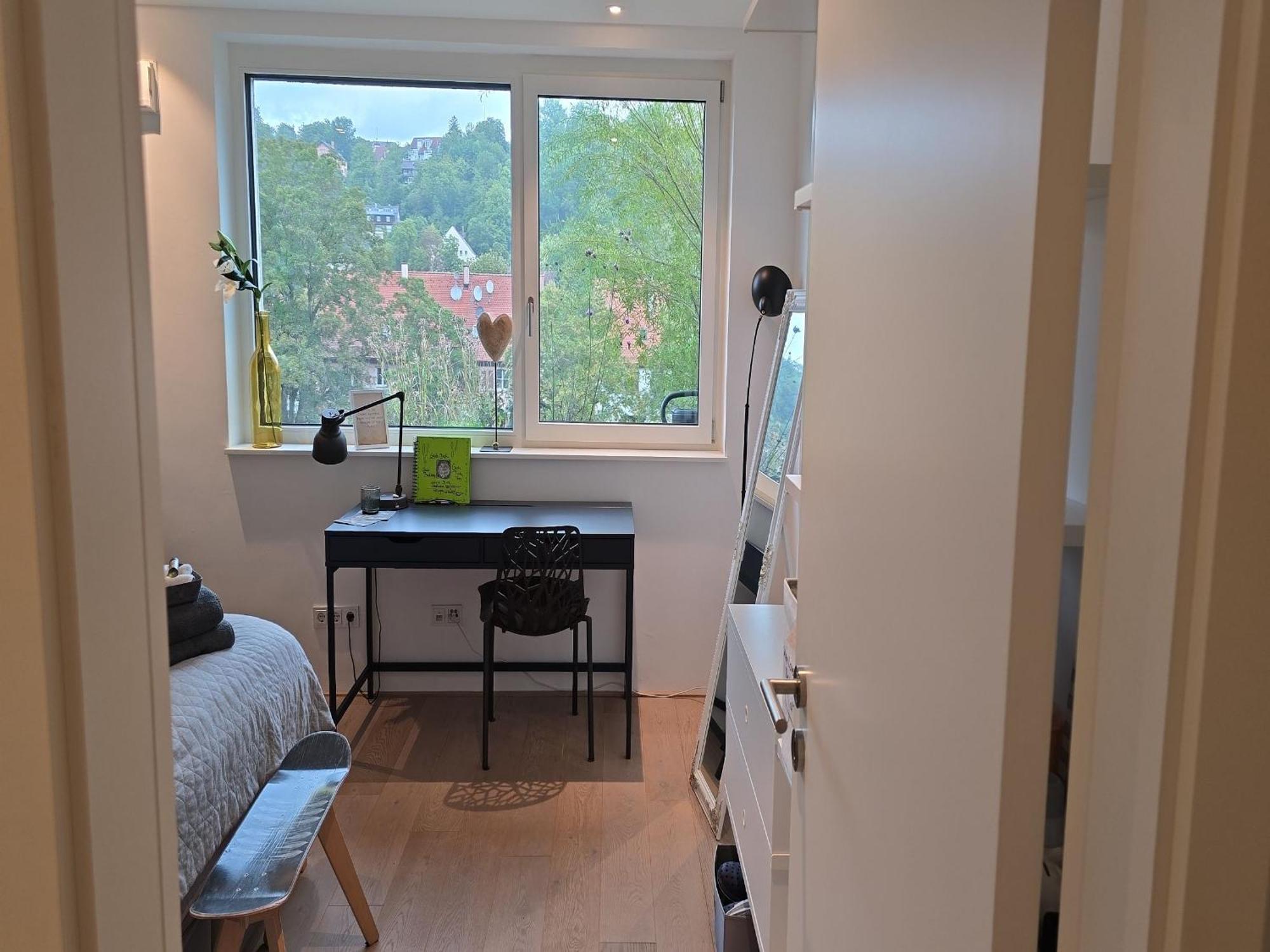 Stadtnahes Gaestezimmer Im Penthouse Bei Esi Tubingen Bagian luar foto