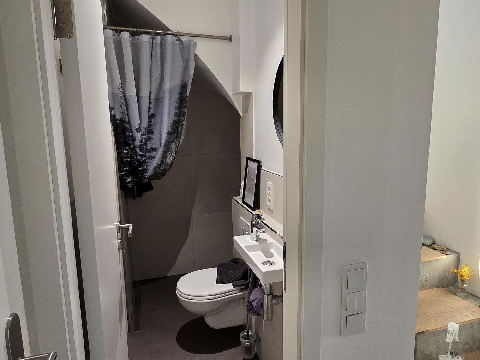 Stadtnahes Gaestezimmer Im Penthouse Bei Esi Tubingen Bagian luar foto