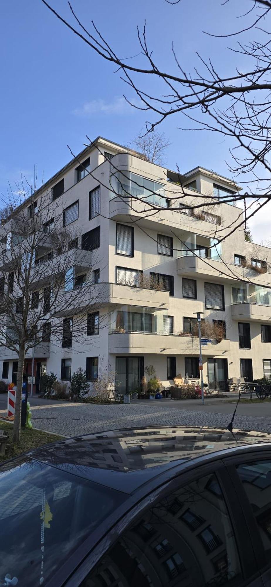 Stadtnahes Gaestezimmer Im Penthouse Bei Esi Tubingen Bagian luar foto